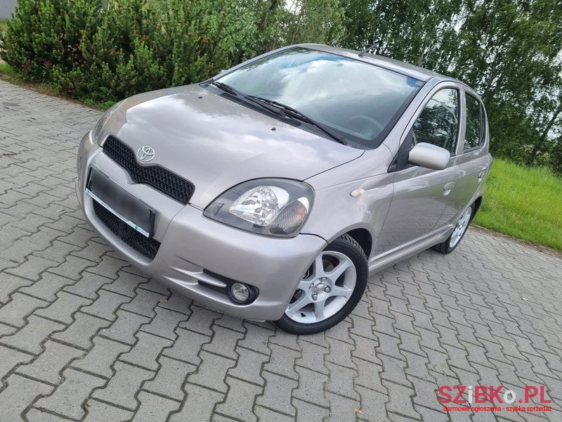 2002' Toyota Yaris photo #2