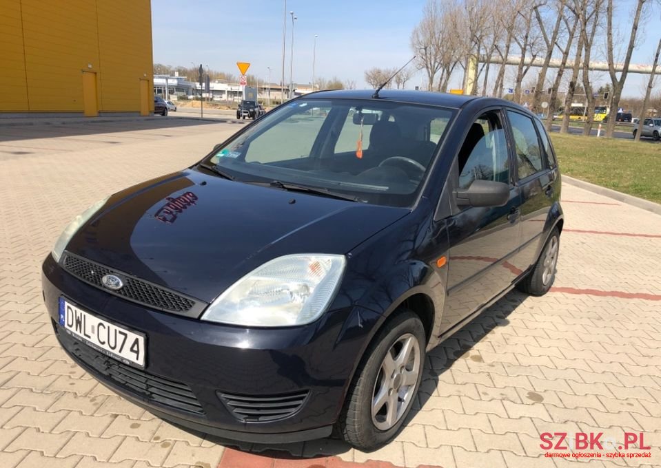 2005' Ford Fiesta photo #2