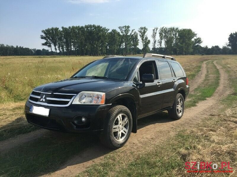 2007' Mitsubishi Pajero photo #1