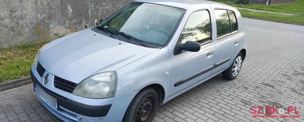 2004' Renault Clio 1.4 16V Privilege photo #6