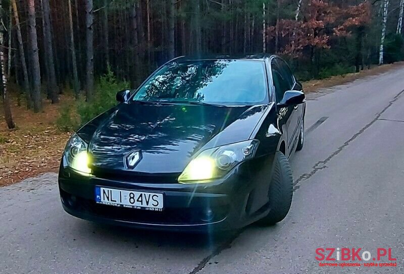 2010' Renault Laguna photo #2