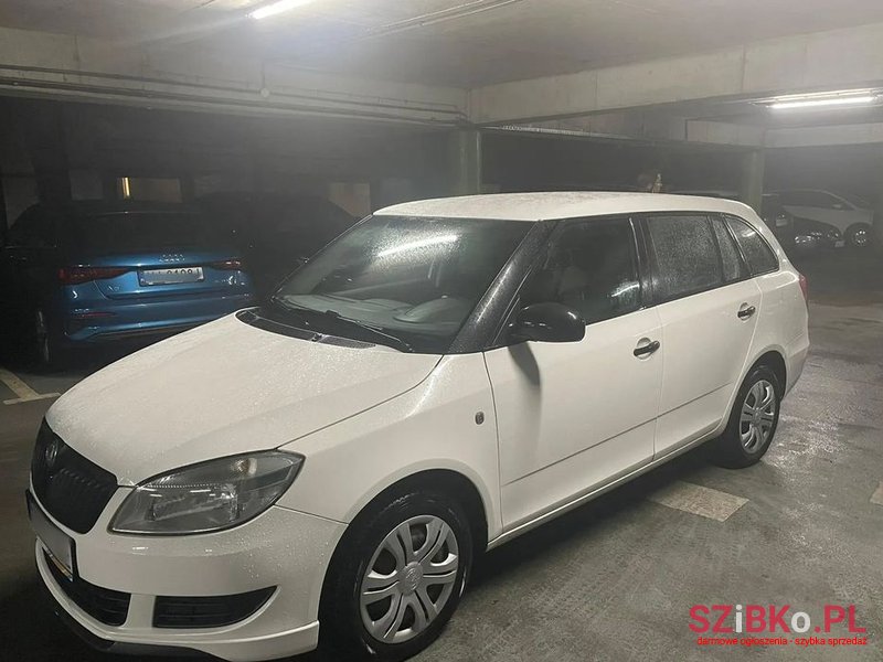 2011' Skoda Fabia 1.6 Tdi Dpf Classic photo #1