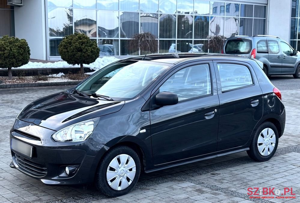 2013' Mitsubishi Space Star photo #2