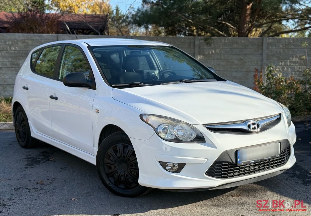 2011' Hyundai i30 photo #3