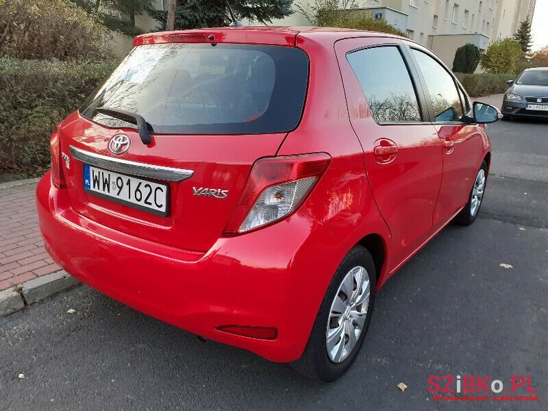 2012' Toyota Yaris photo #4