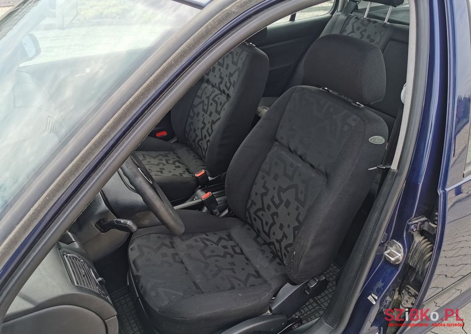 1999' Volkswagen Golf photo #5