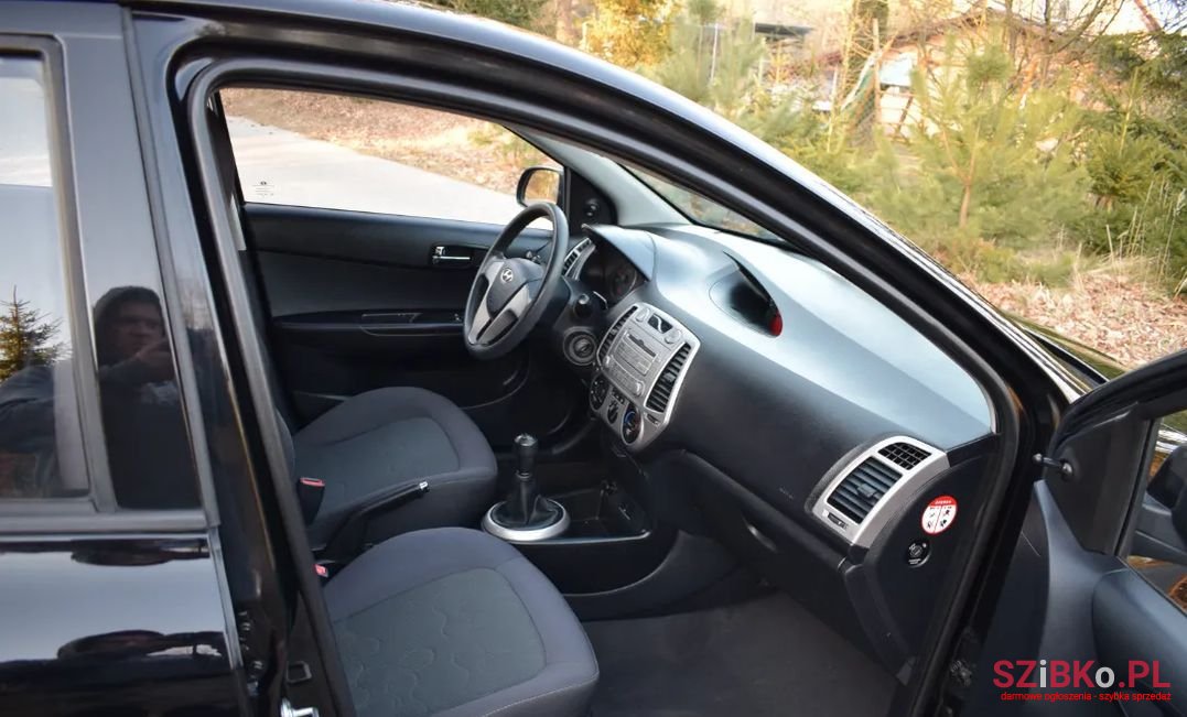 2009' Hyundai i20 photo #5