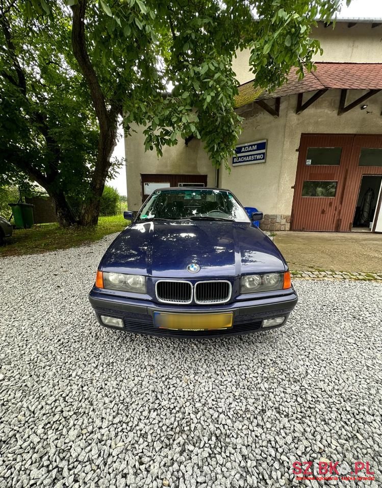 1995' BMW 3 Series 320I photo #2