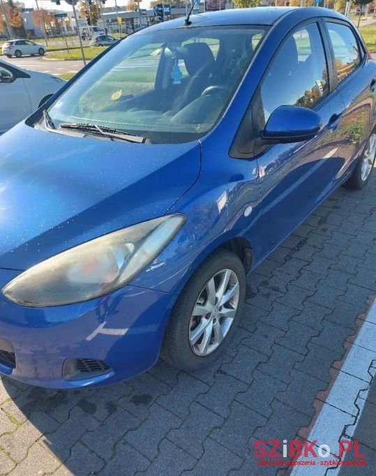 2008' Mazda 2 photo #6