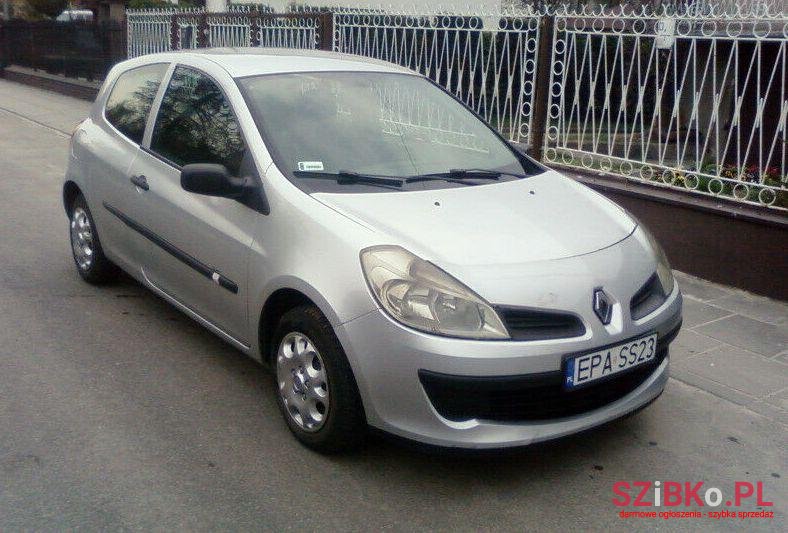 2008' Renault Clio photo #1