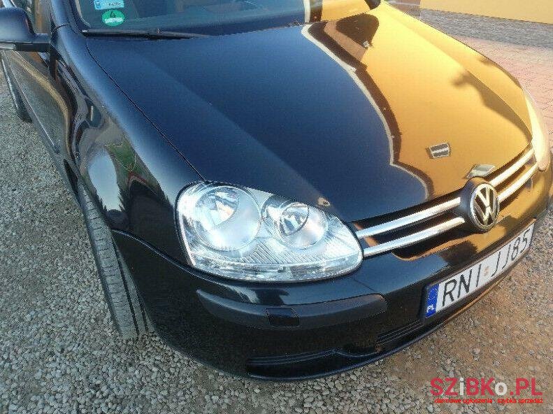 2005' Volkswagen Golf photo #1
