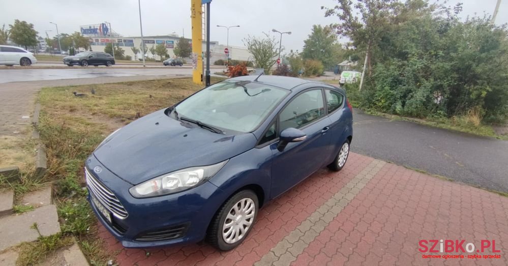 2013' Ford Fiesta photo #1