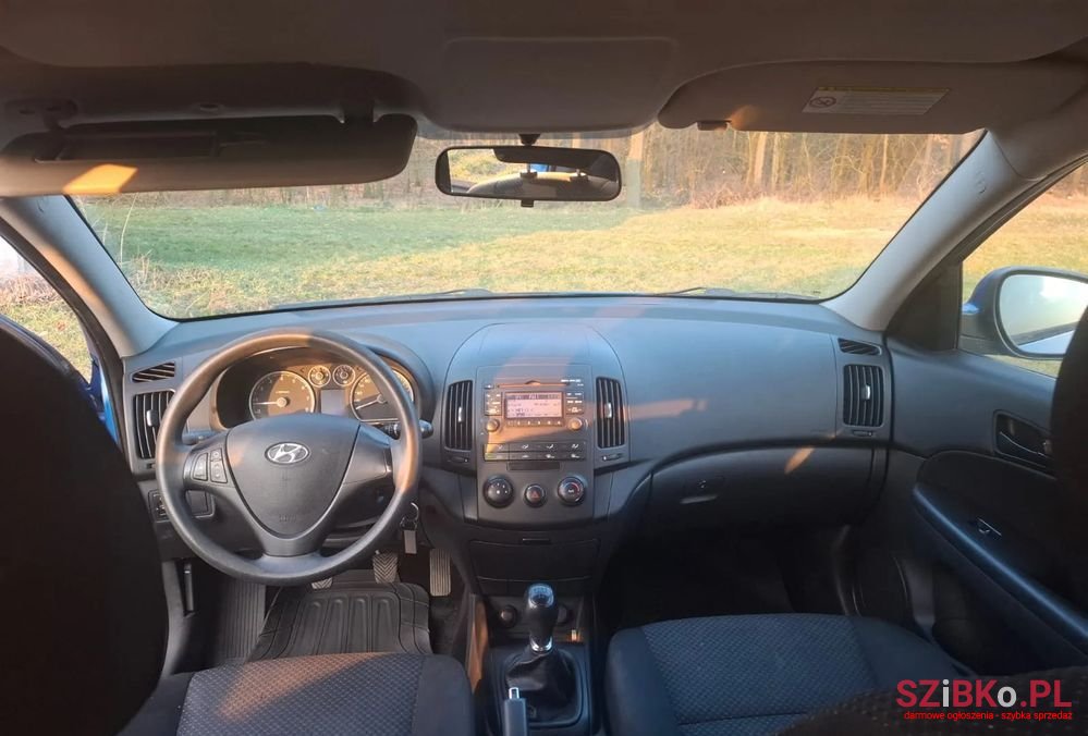 2010' Hyundai i30 photo #6