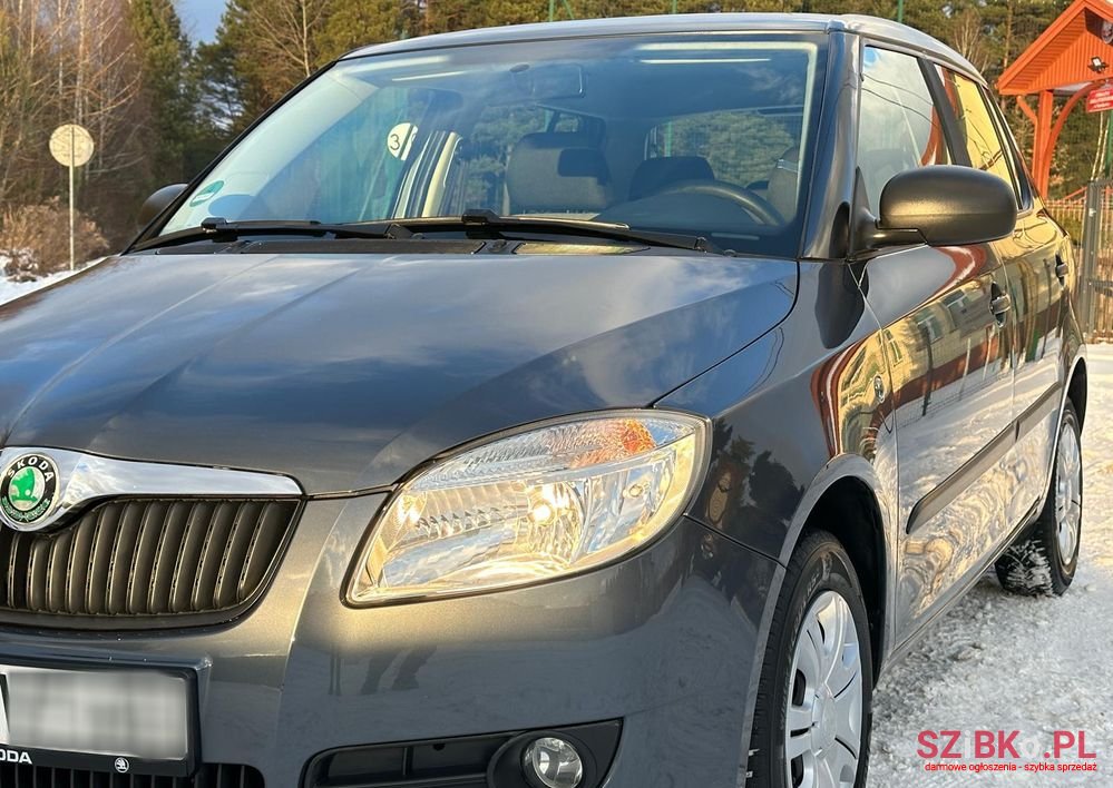 2009' Skoda Fabia photo #4