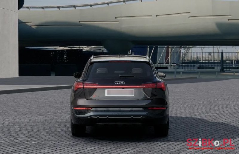 2023' Audi Q8 S Line photo #5