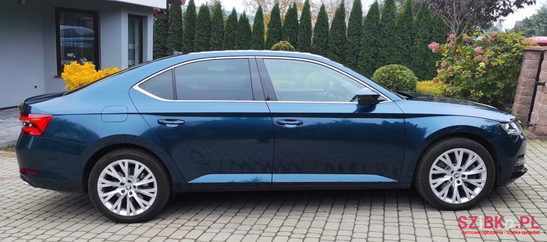 2020' Skoda Superb photo #4
