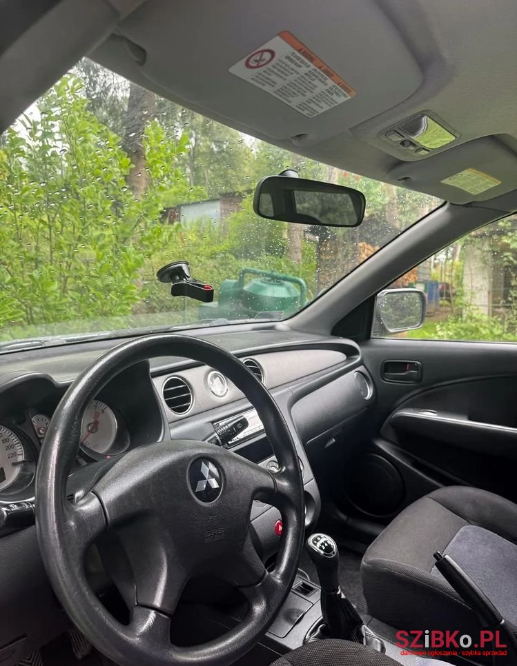 2004' Mitsubishi Outlander 2.0 Comfort 4Wd photo #5