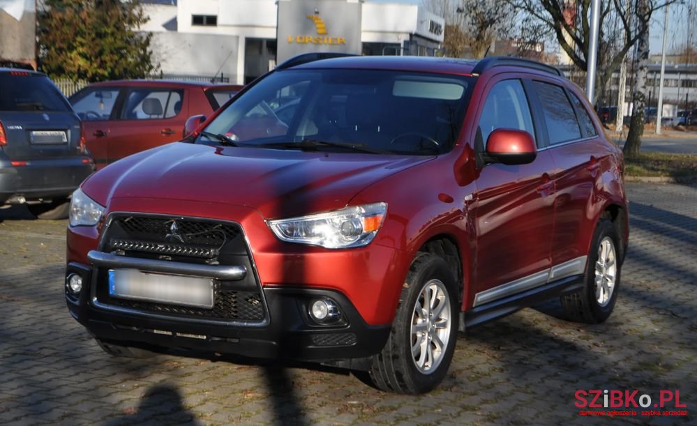 2011' Mitsubishi ASX photo #2