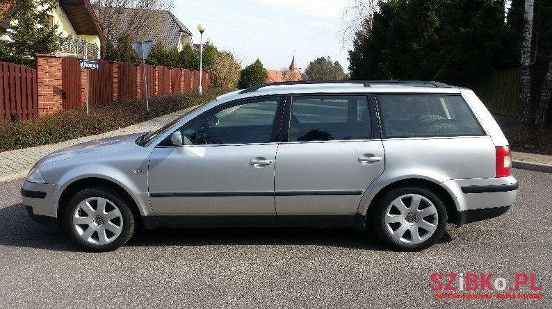 2001' Volkswagen Passat photo #1
