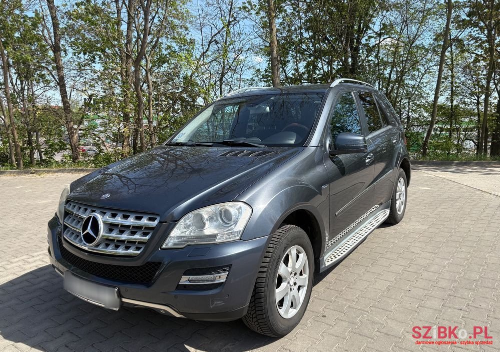 2011' Mercedes-Benz Ml photo #4