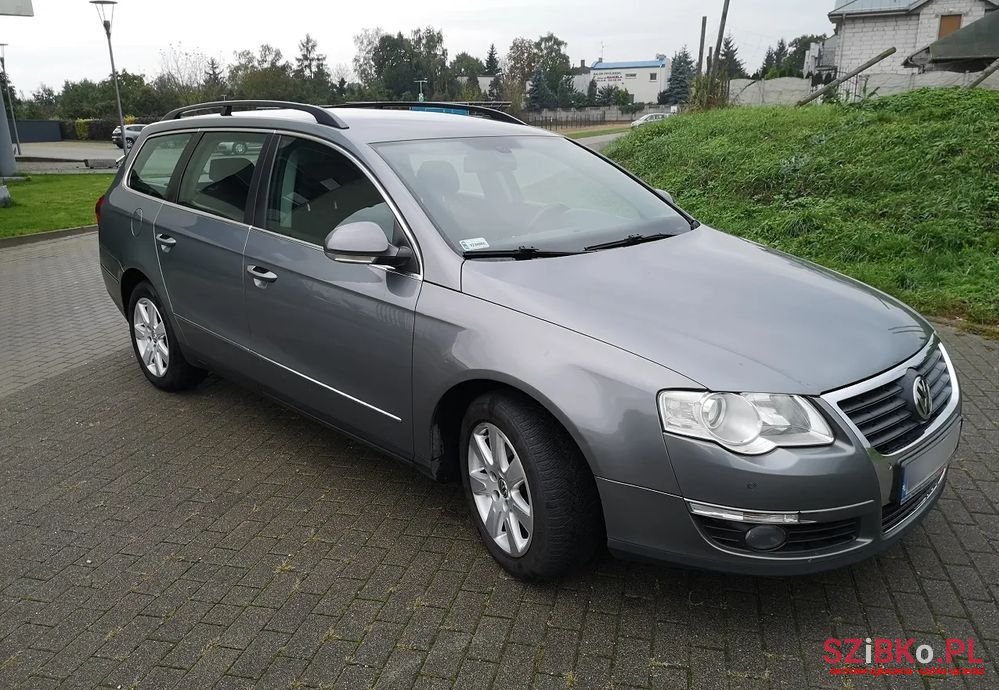 2007' Volkswagen Passat photo #2