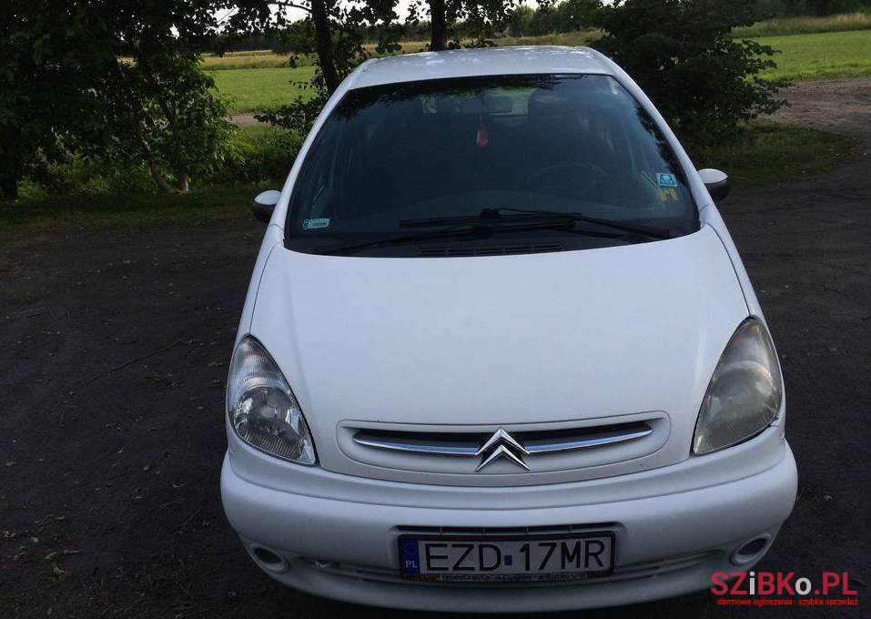 2003' Citroen Xsara Picasso photo #1