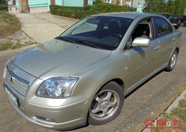 2003' Toyota Avensis photo #1