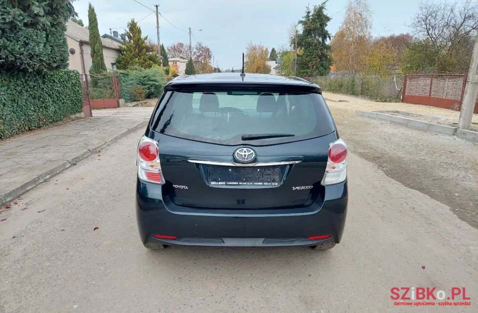 2014' Toyota Verso photo #4