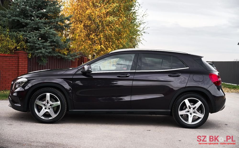 2014' Mercedes-Benz GLA 250 4-Matic photo #3