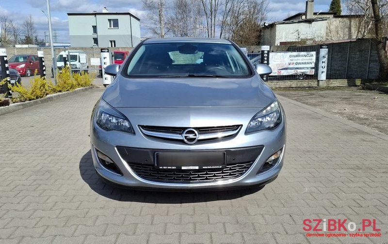 2013' Opel Astra photo #4