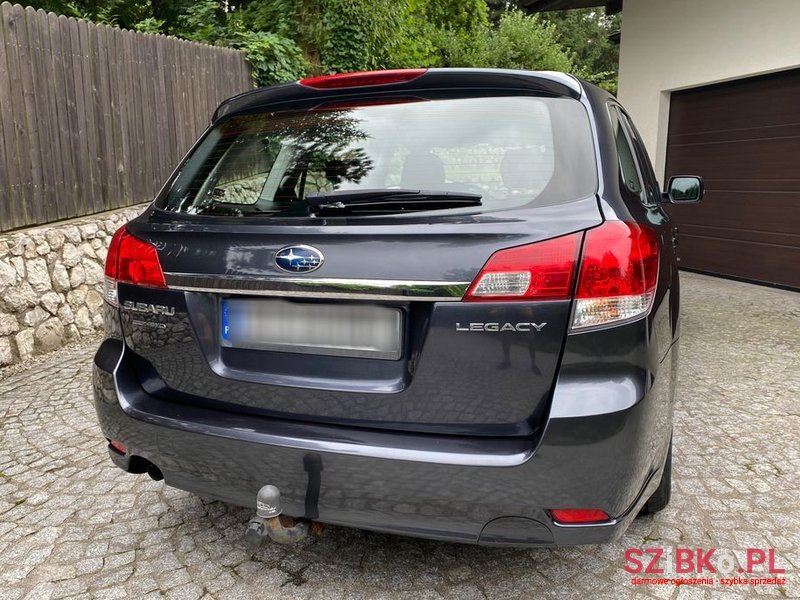 2010' Subaru Legacy 2.0I Trend photo #5