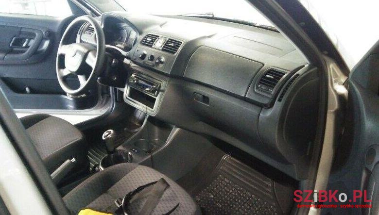 2010' Skoda Fabia photo #4