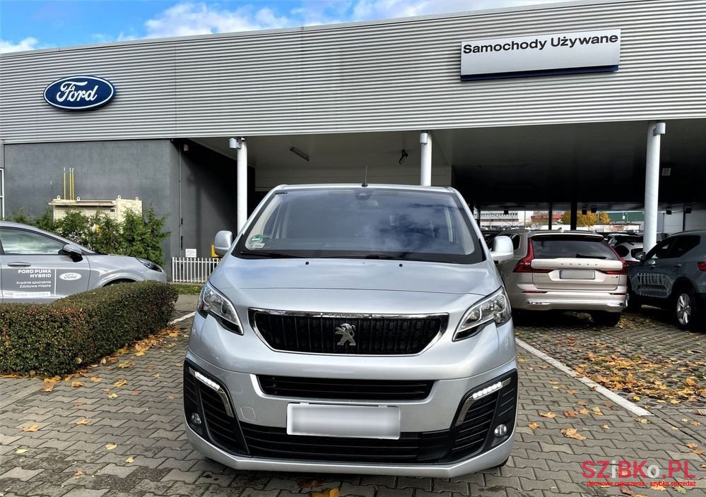 2018' Peugeot Traveller photo #4