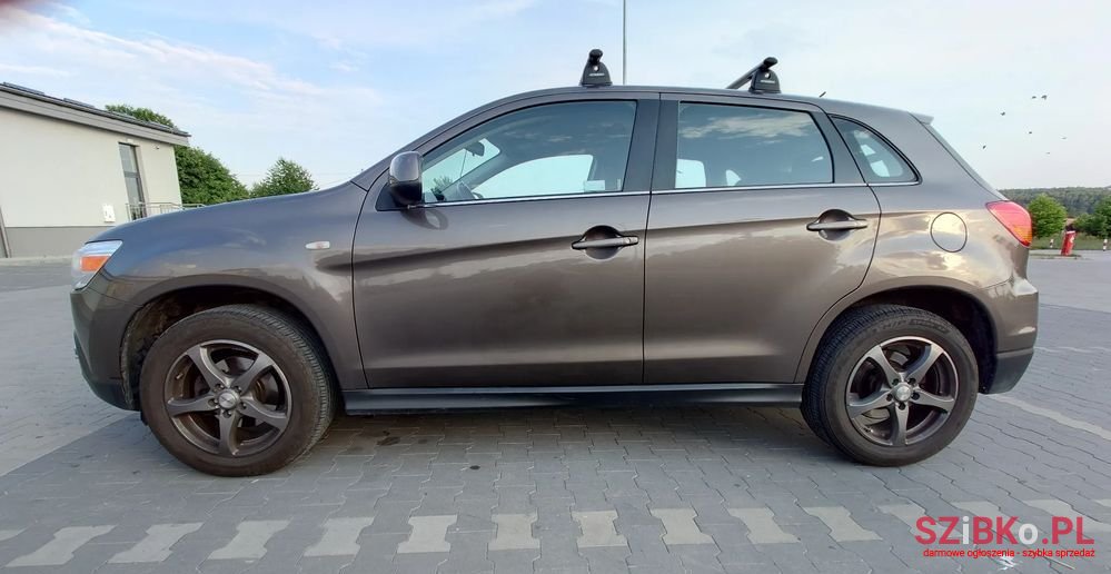 2010' Mitsubishi ASX photo #3