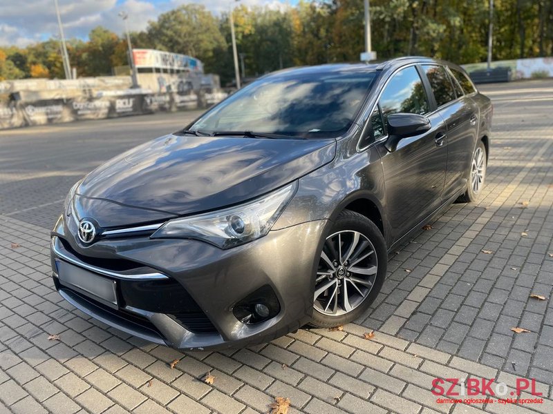 2015' Toyota Avensis 2.0 D-4D Premium photo #1