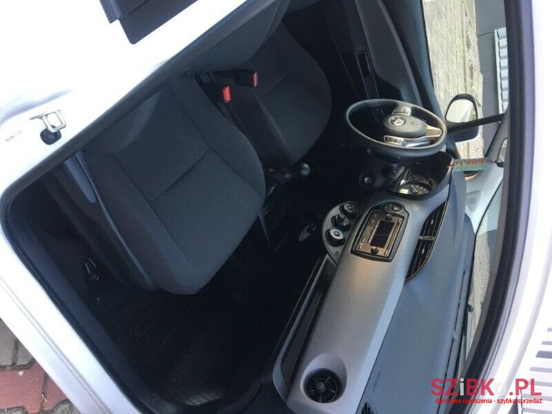 2018' Toyota Yaris photo #5