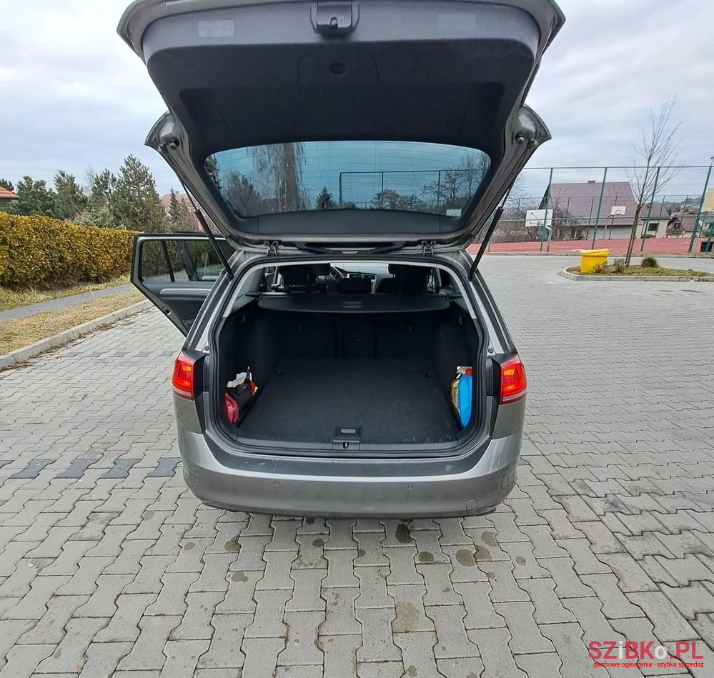 2015' Volkswagen Golf photo #5