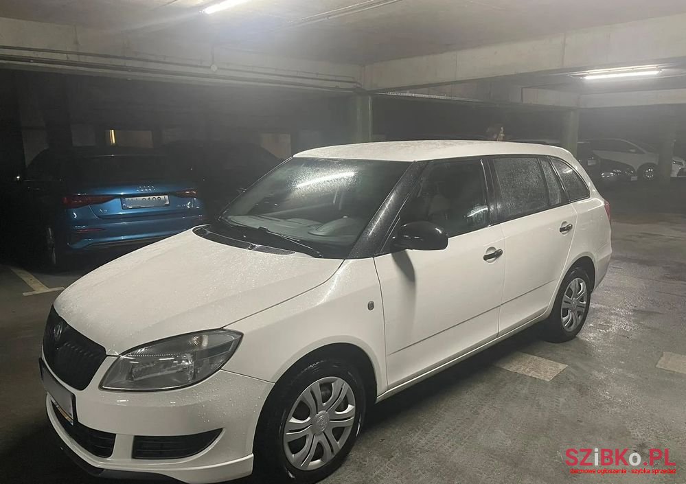 2011' Skoda Fabia 1.6 Tdi Dpf Classic photo #1