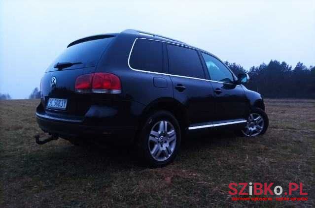 2004' Volkswagen Touareg photo #4
