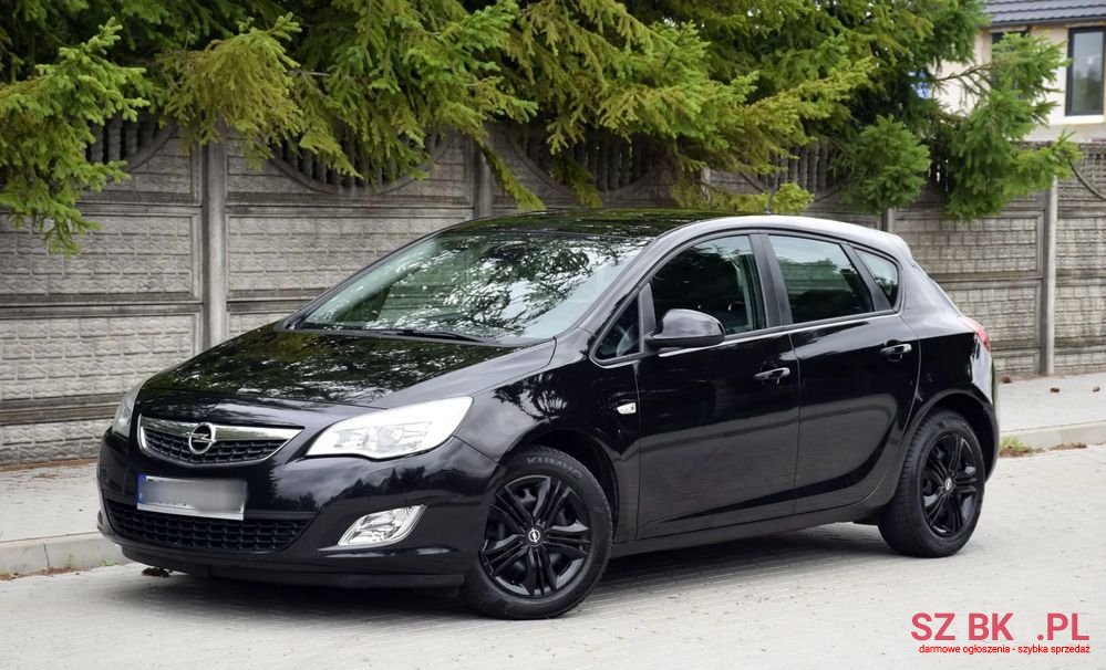 2010' Opel Astra Iv 1.6 Edition photo #3