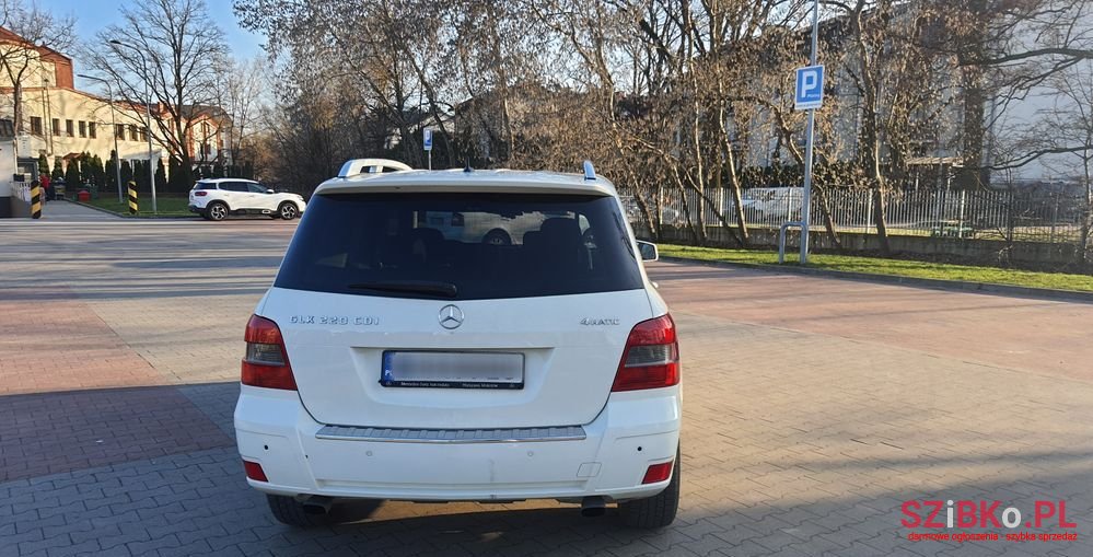 2010' Mercedes-Benz GLK photo #6