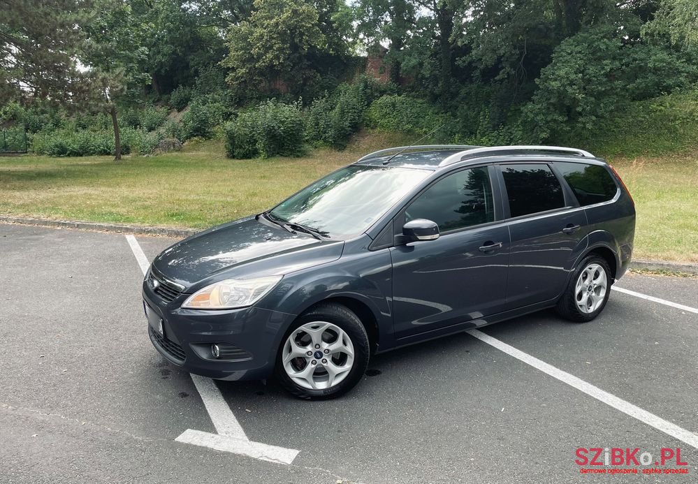 2010' Ford Focus photo #2