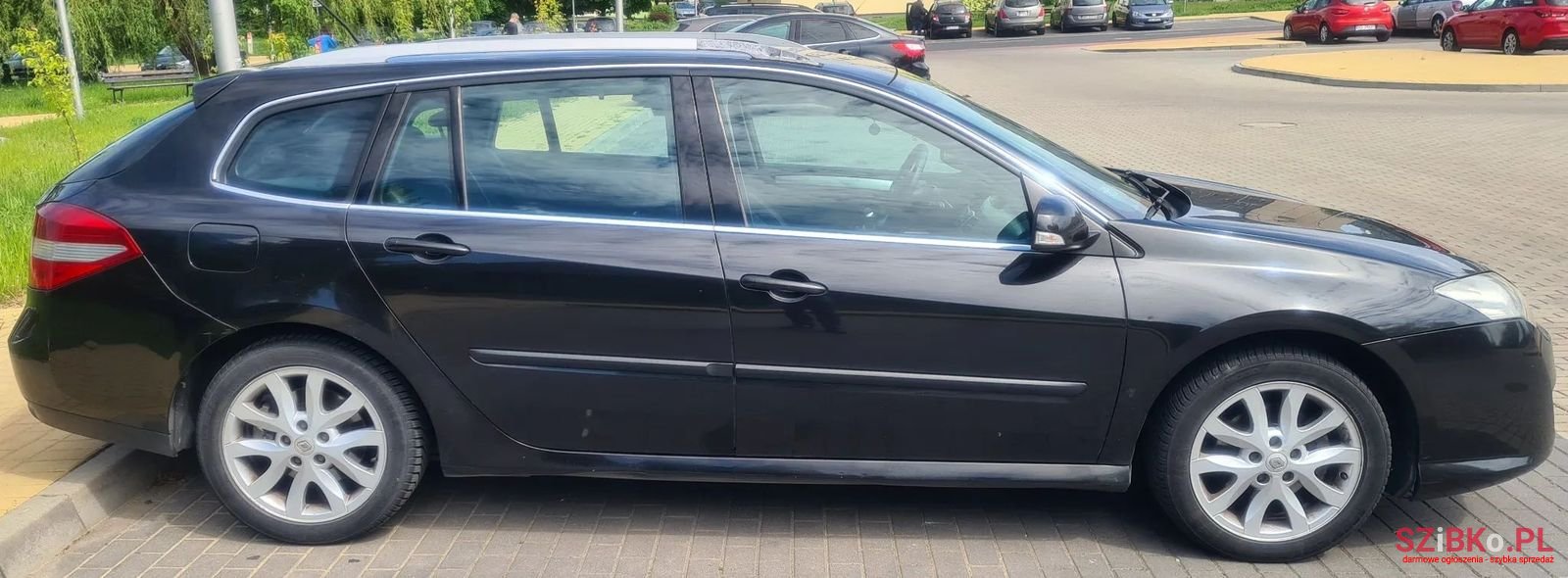 2008' Renault Laguna photo #4