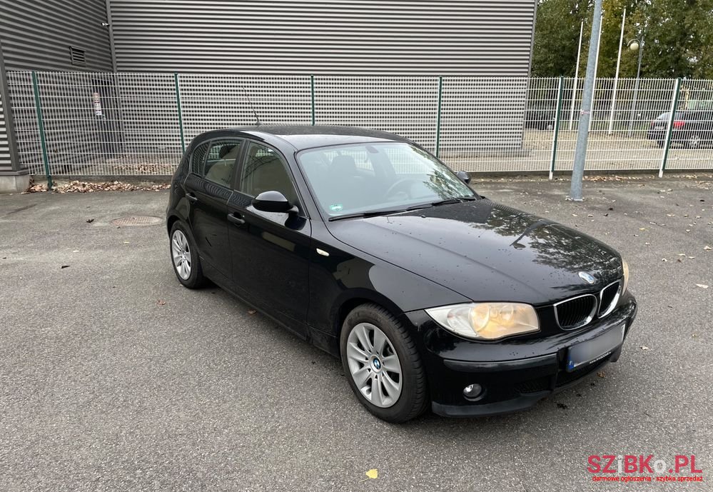 2005' BMW 1 Series 116I photo #2