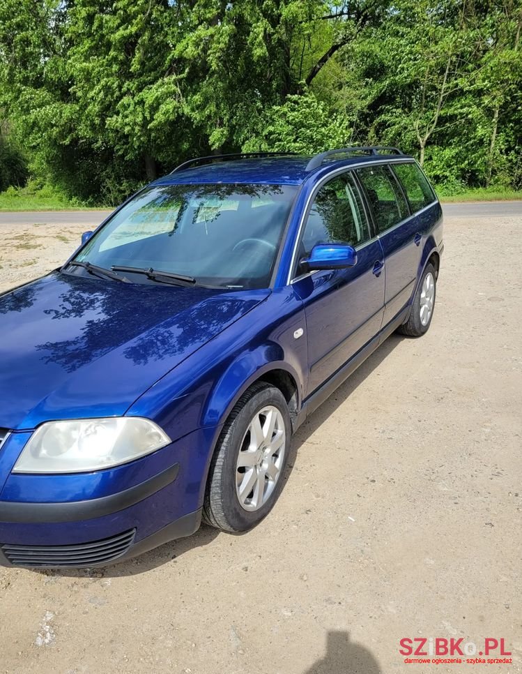 2003' Volkswagen Passat photo #2