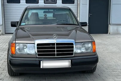 1989' Mercedes-Benz W124