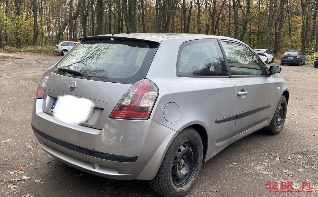 2005' Fiat Stilo photo #2
