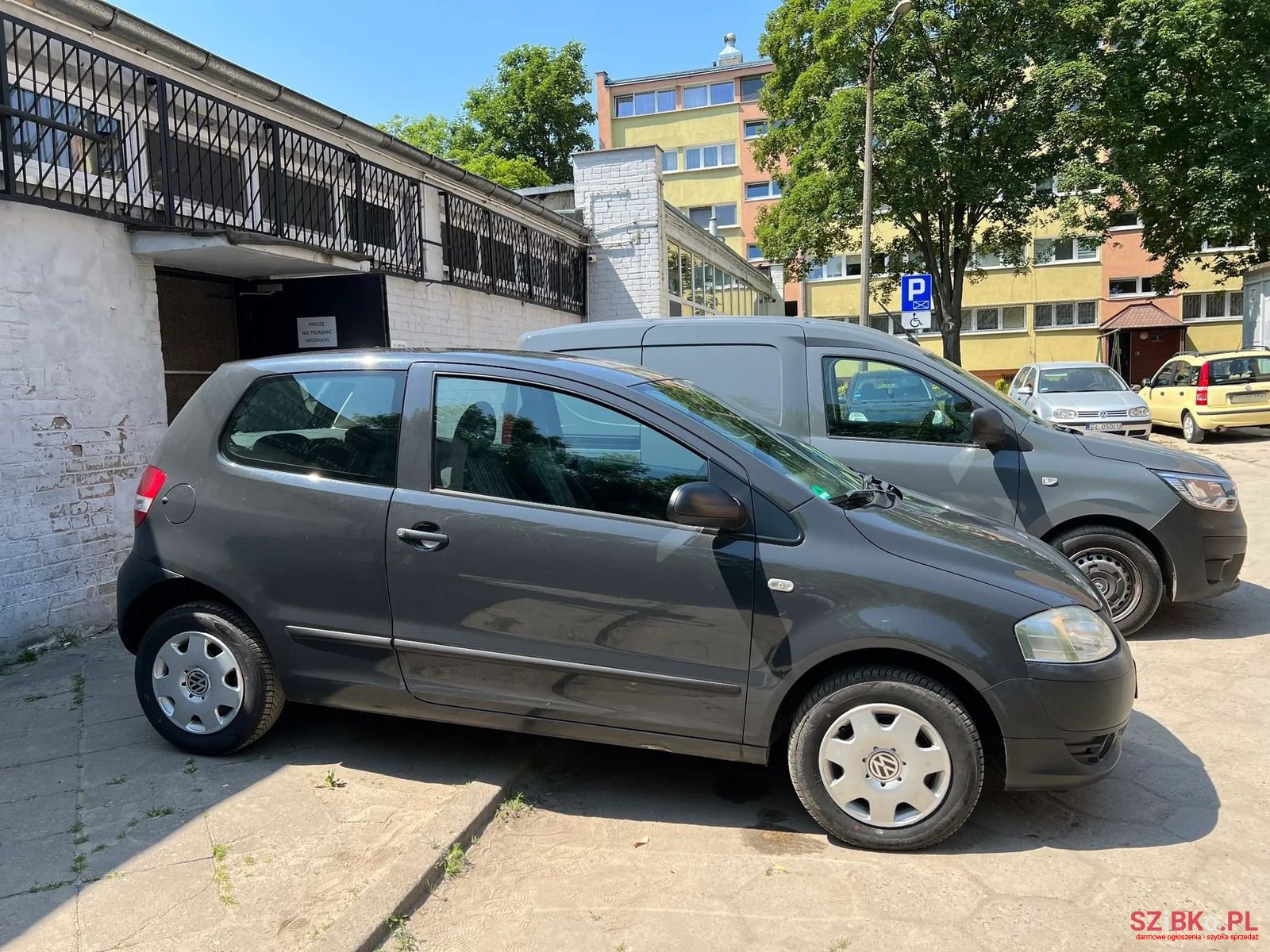 2007' Volkswagen Fox photo #4