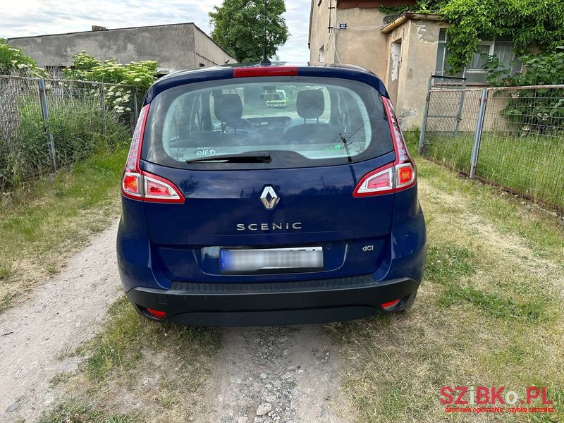 2010' Renault Scenic photo #6