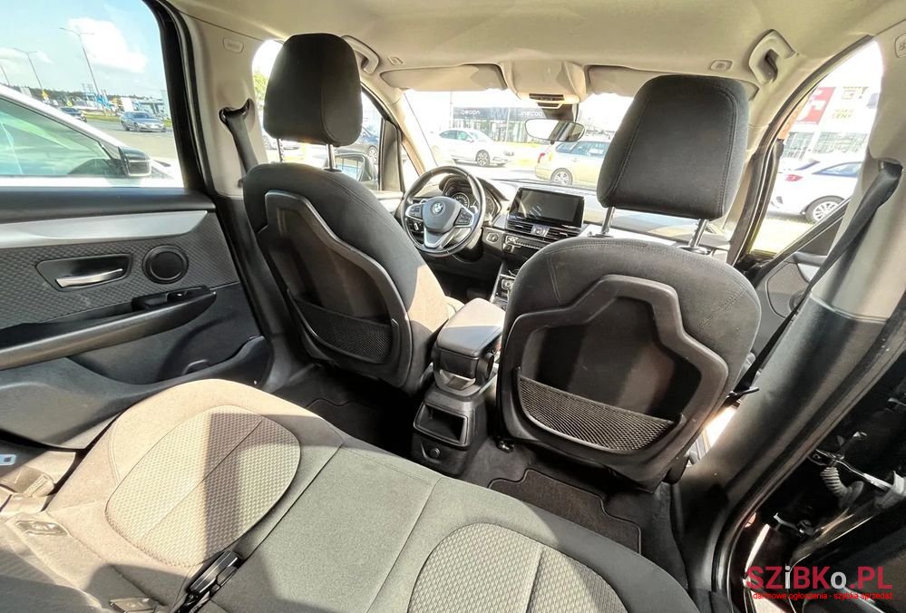 2016' BMW 2 Series 218D photo #6